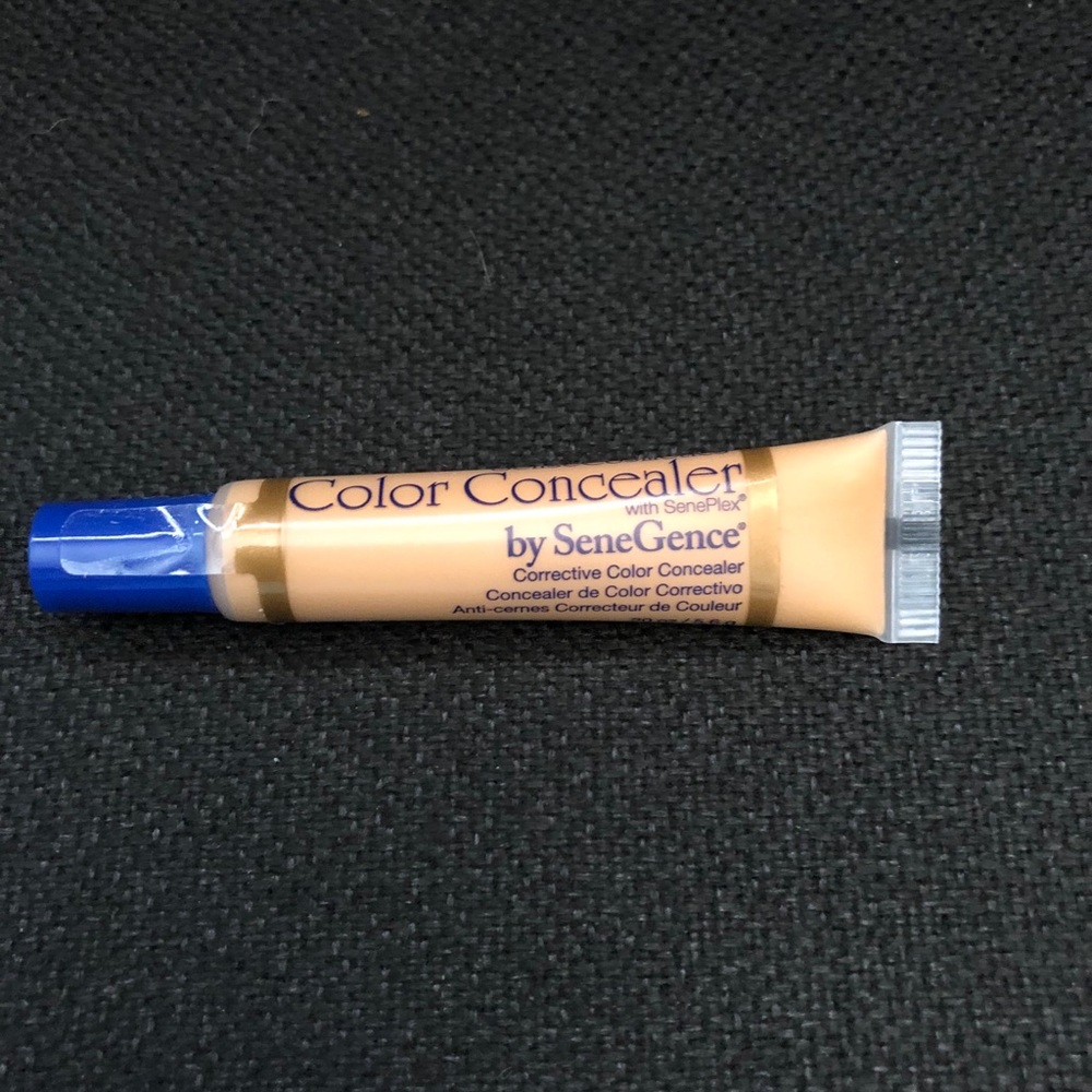 Medium Color Correcting Concealer